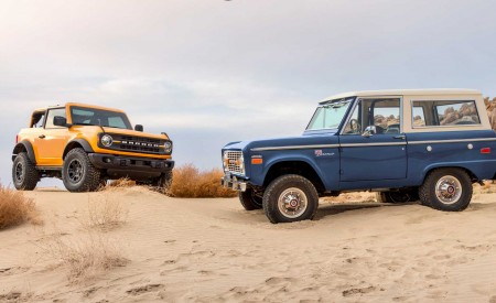 2021 Ford Bronco 2-door and 1966 Ford Bronco Wallpapers 450x275 (6)