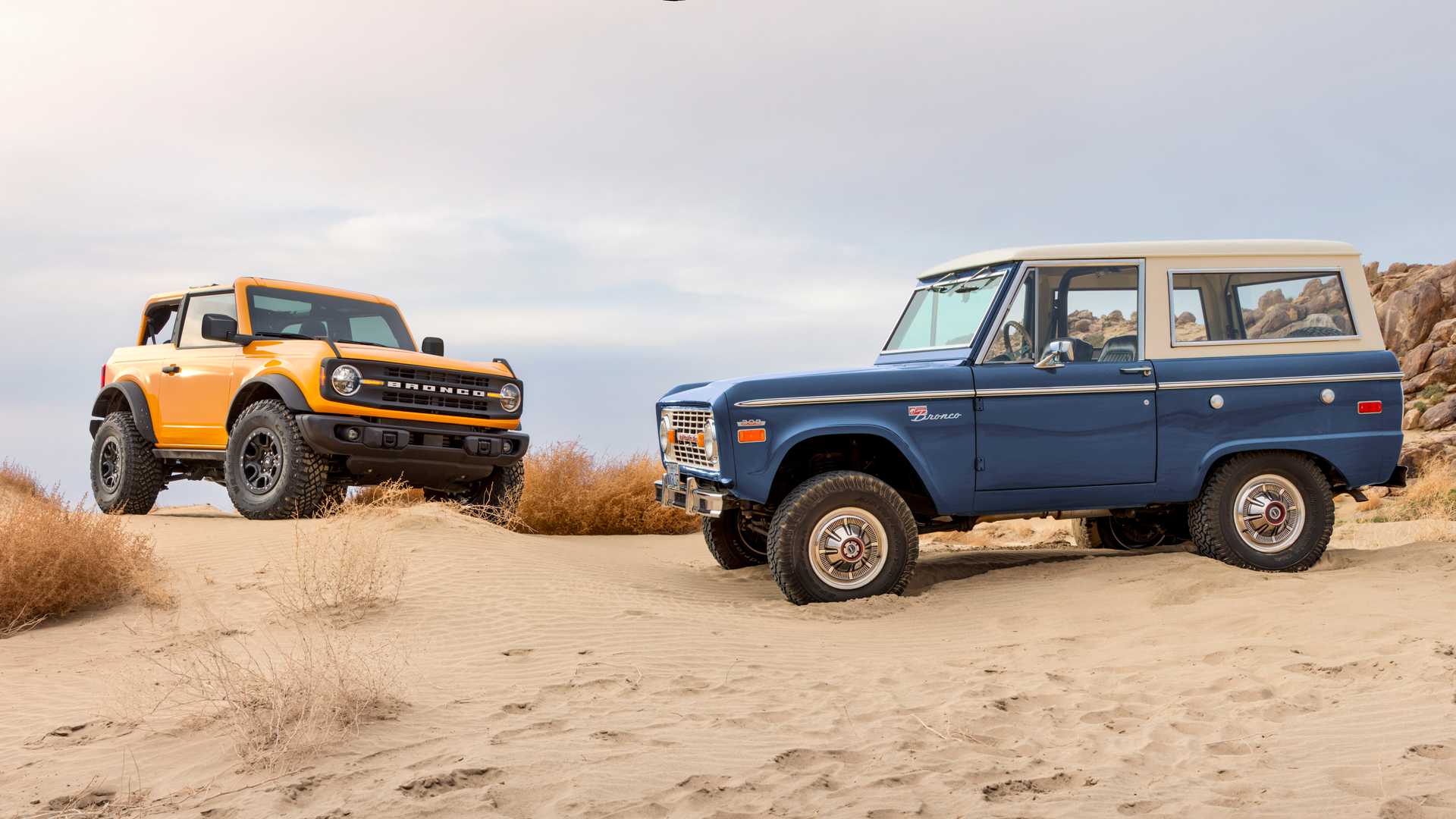 2021 Ford Bronco 2-door and 1966 Ford Bronco Wallpapers (6)