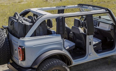 2021 Ford Bronco Badlands Four-Door (Color: Cactus Gray) Detail Wallpapers 450x275 (14)