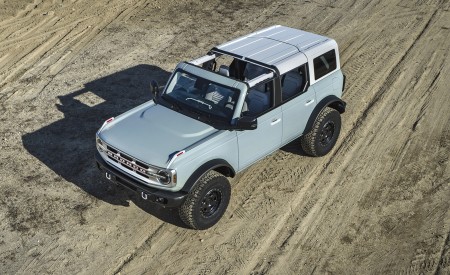 2021 Ford Bronco Badlands Four-Door (Color: Cactus Gray) Front Three-Quarter Wallpapers 450x275 (11)