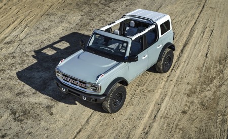 2021 Ford Bronco Badlands Four-Door (Color: Cactus Gray) Front Three-Quarter Wallpapers 450x275 (6)