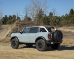 2021 Ford Bronco Badlands Four-Door (Color: Cactus Gray) Rear Three-Quarter Wallpapers  150x120 (9)