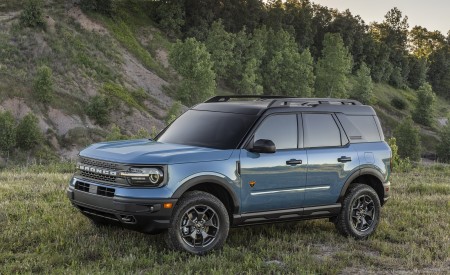 2021 Ford Bronco Sport Badlands (Color: Area 51) Front Three-Quarter Wallpapers 450x275 (5)