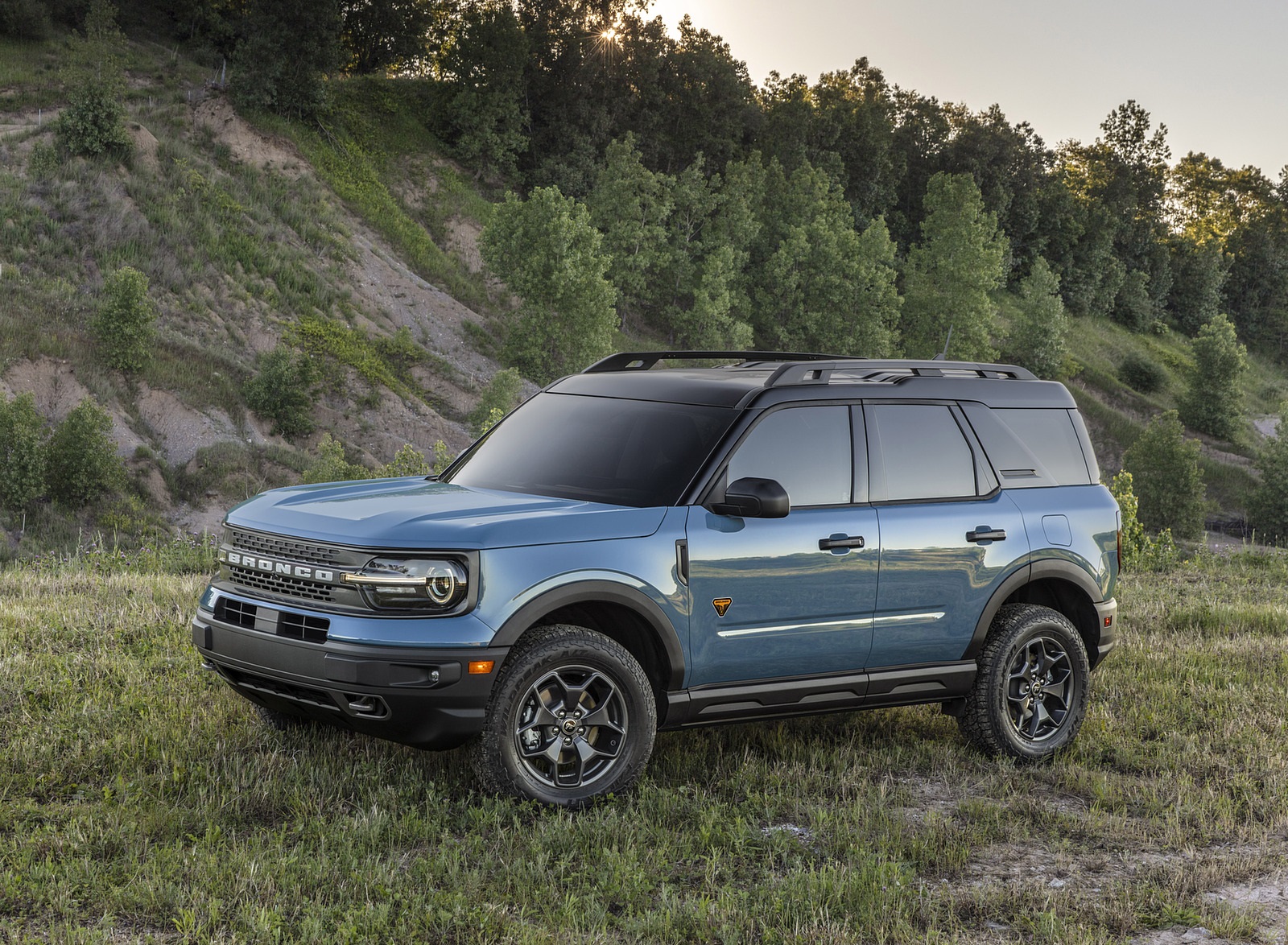 2021 Ford Bronco Sport Badlands (Color: Area 51) Front Three-Quarter Wallpapers #5 of 44