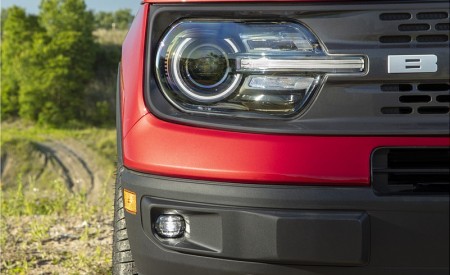2021 Ford Bronco Sport Badlands (Color: Rapid Red Metallic Tinted Clearcoat) Headlight Wallpapers 450x275 (26)