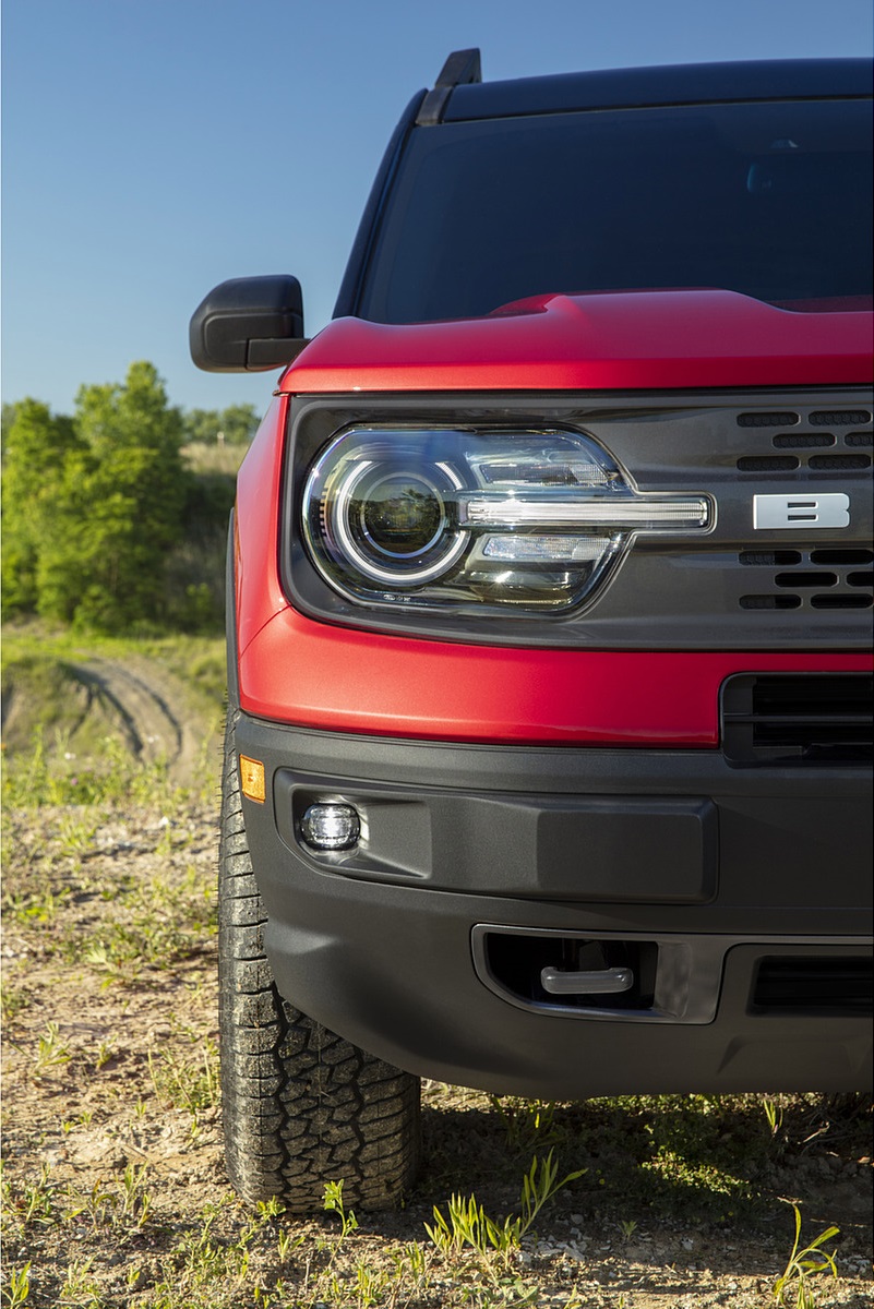 2021 Ford Bronco Sport Badlands (Color: Rapid Red Metallic Tinted Clearcoat) Headlight Wallpapers #26 of 44