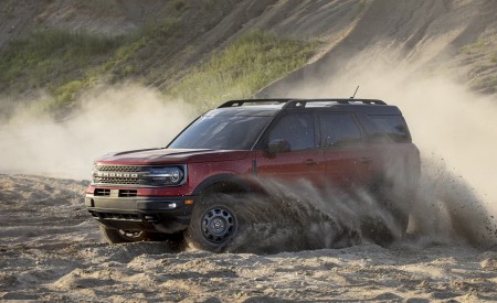 2021 Ford Bronco Sport Badlands (Color: Rapid Red Metallic Tinted Clearcoat) Off-Road Wallpapers 450x275 (12)