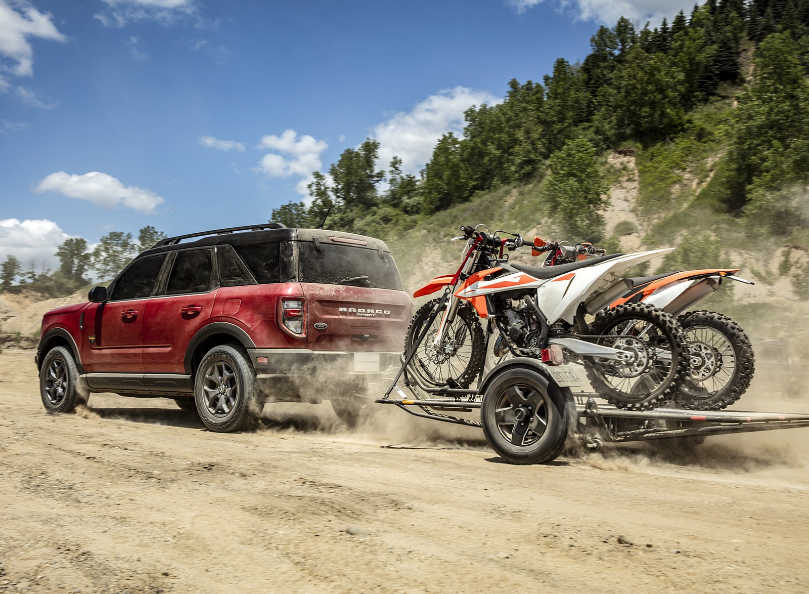 2021 Ford Bronco Sport Badlands (Color: Rapid Red Metallic Tinted Clearcoat) Rear Three-Quarter Wallpapers (8)