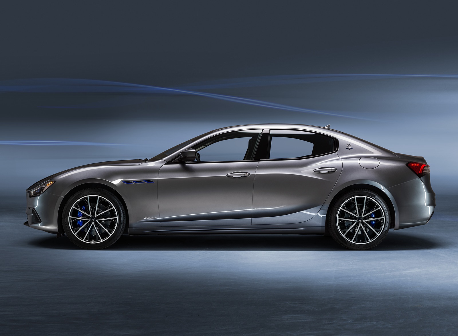 2021 Maserati Ghibli Hybrid Side Wallpapers #4 of 25