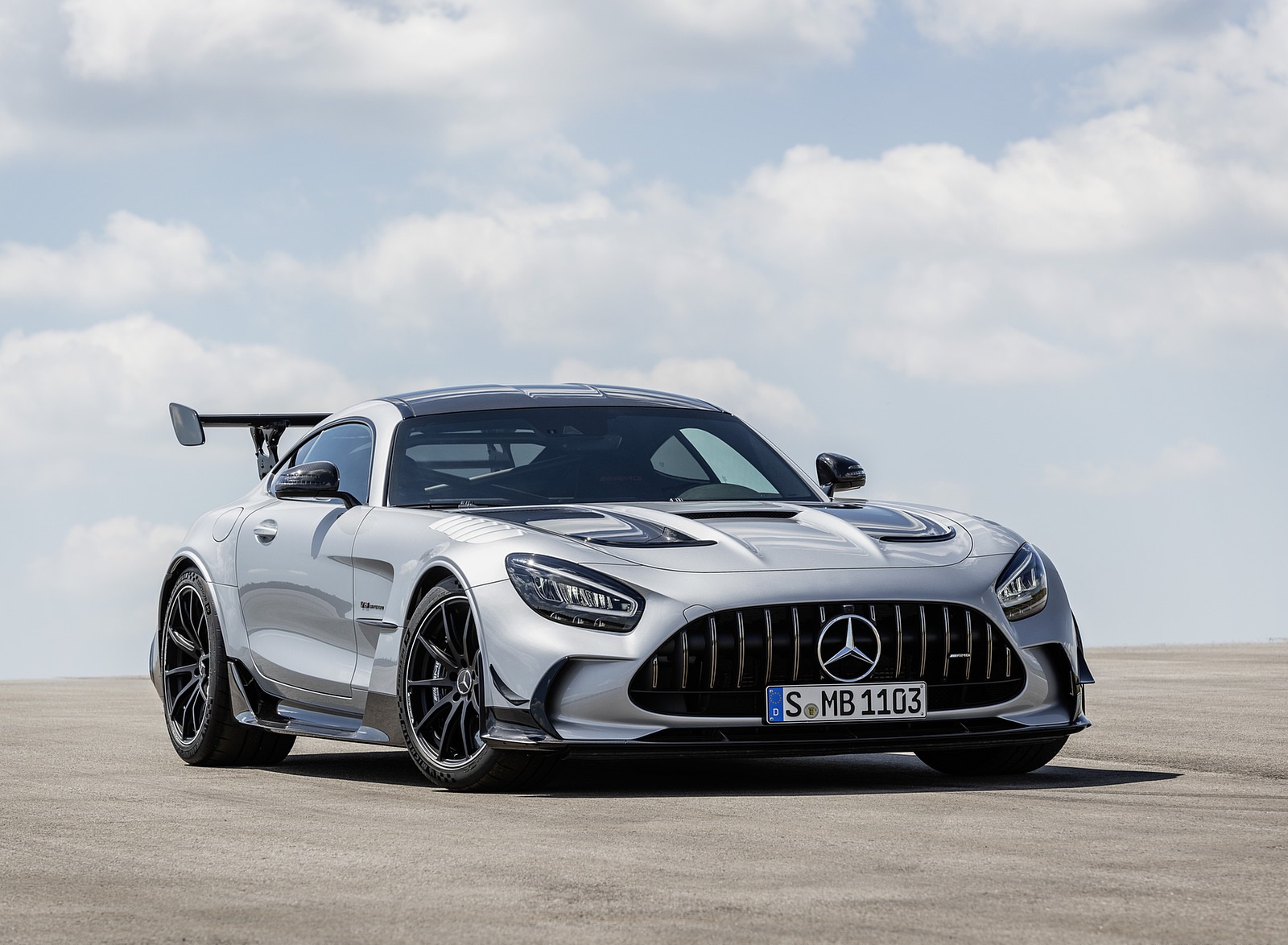 2021 Mercedes-AMG GT Black Series (Color: High Tech Silver) Front Three-Quarter Wallpapers #154 of 204