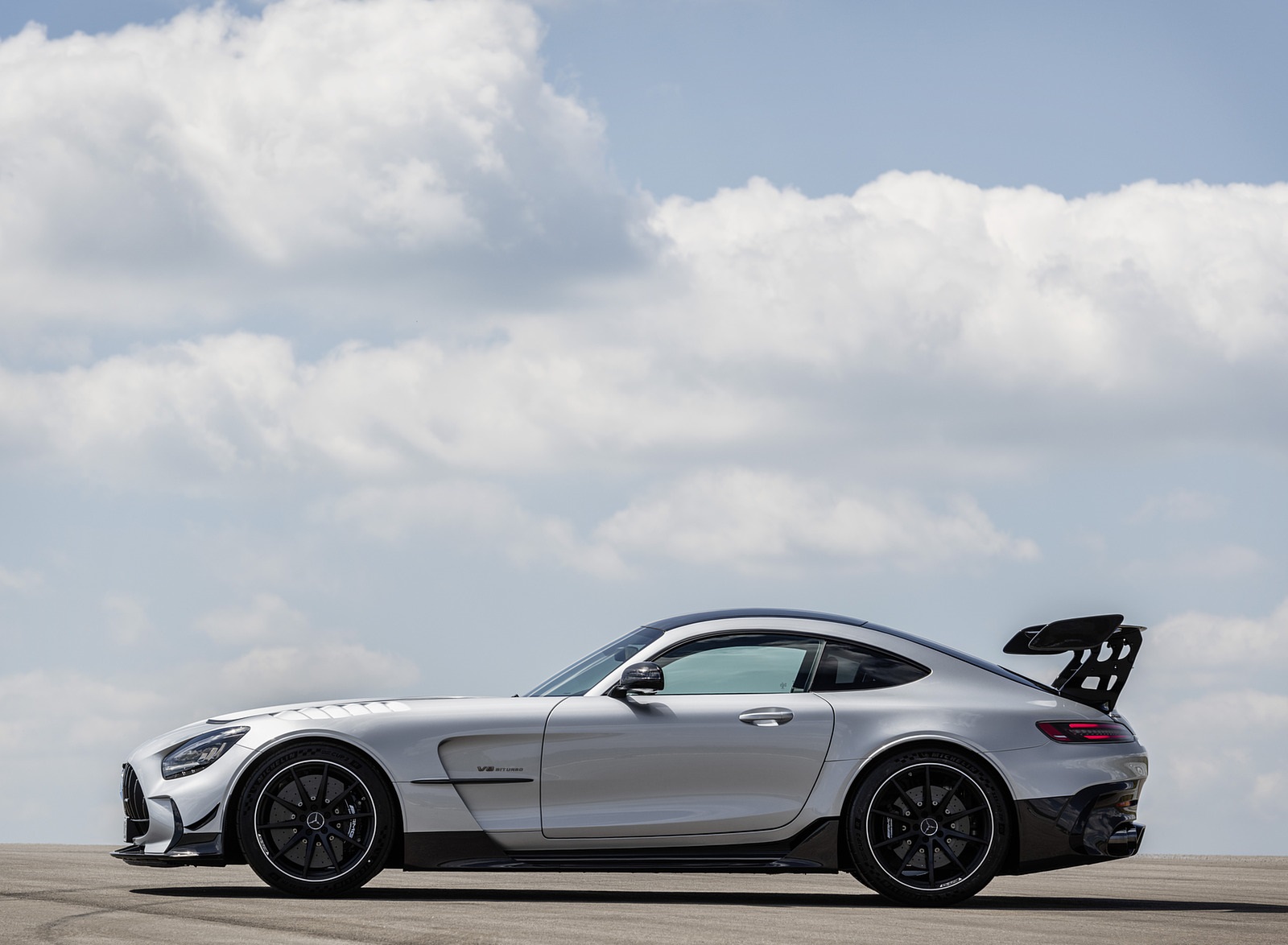 2021 Mercedes-AMG GT Black Series (Color: High Tech Silver) Side Wallpapers #159 of 204