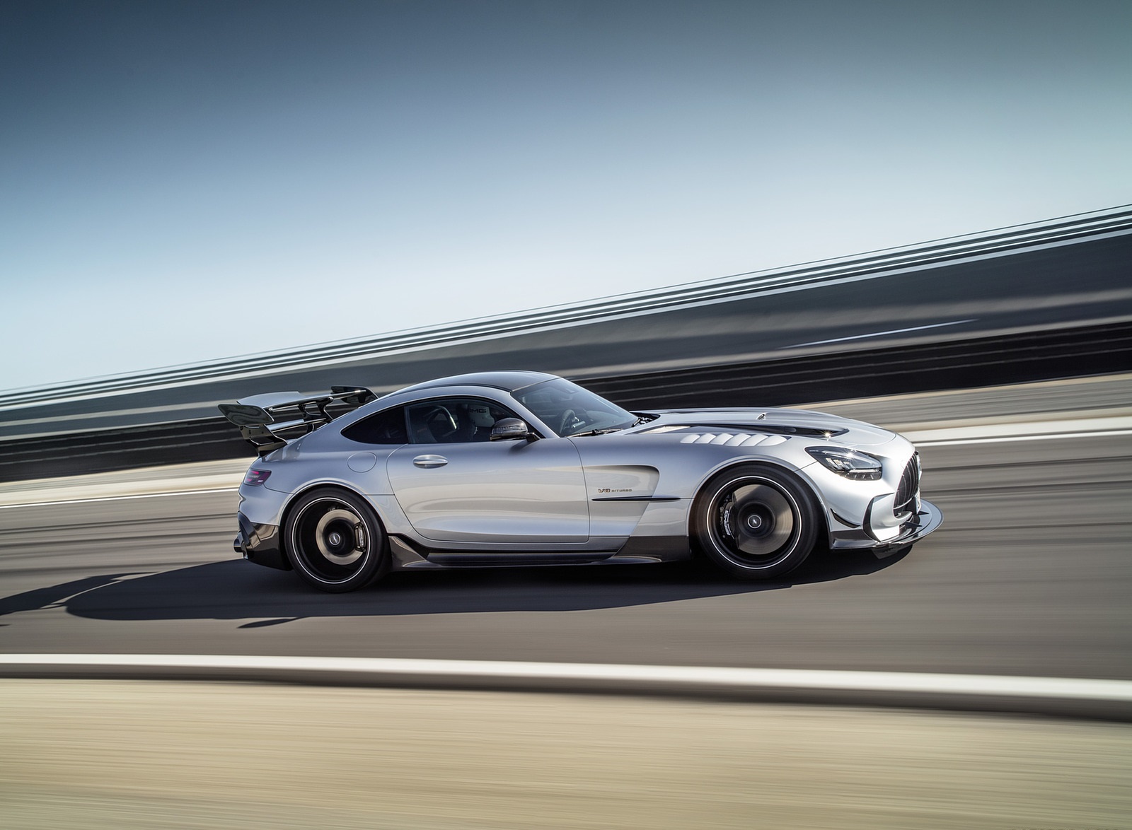 2021 Mercedes-AMG GT Black Series (Color: High Tech Silver) Side Wallpapers #122 of 204