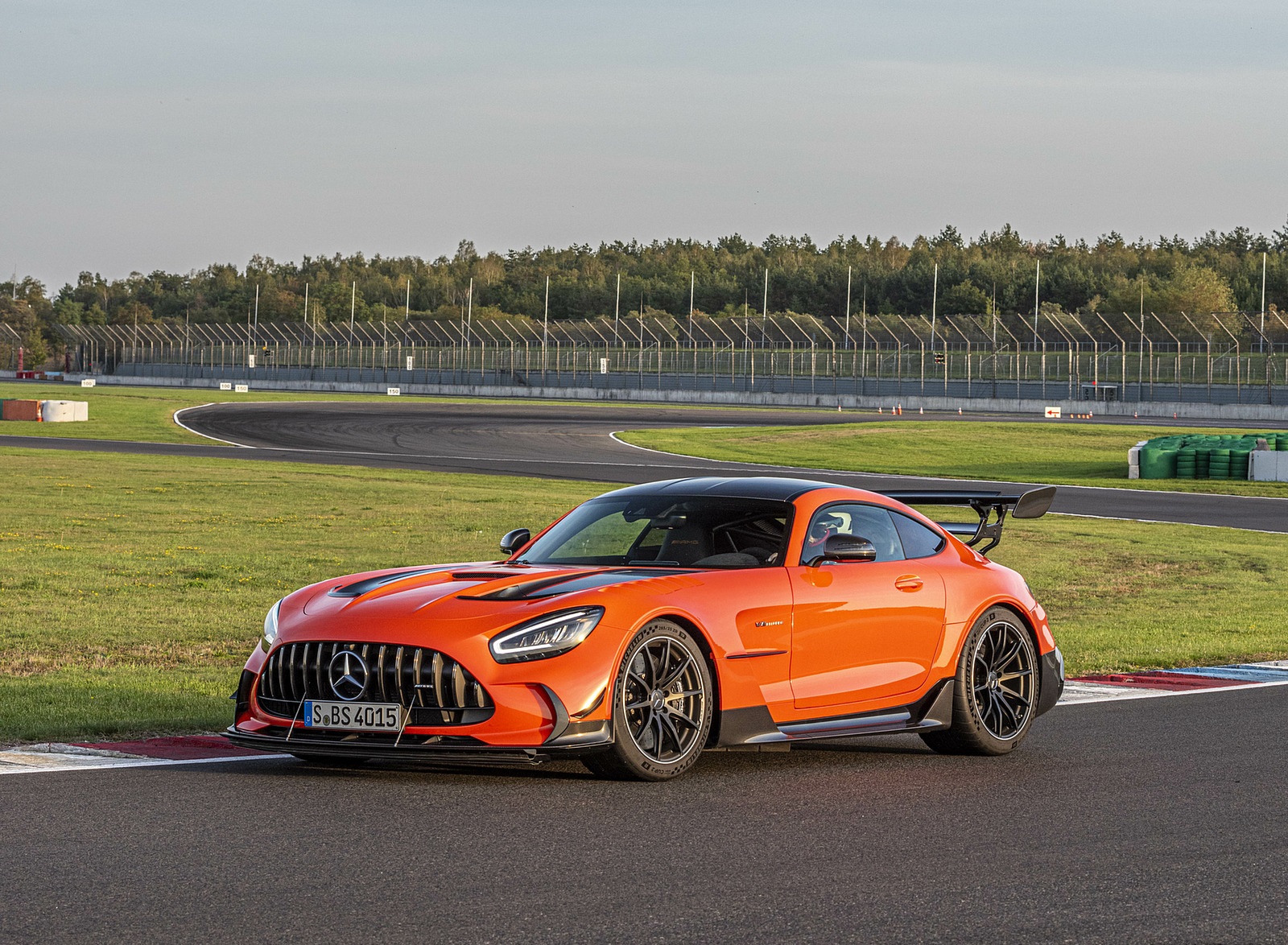 2021 Mercedes-AMG GT Black Series (Color: Magma Beam) Front Three-Quarter Wallpapers #24 of 204