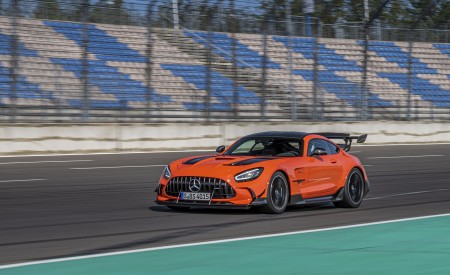 2021 Mercedes-AMG GT Black Series (Color: Magma Beam) Front Three-Quarter Wallpapers 450x275 (15)