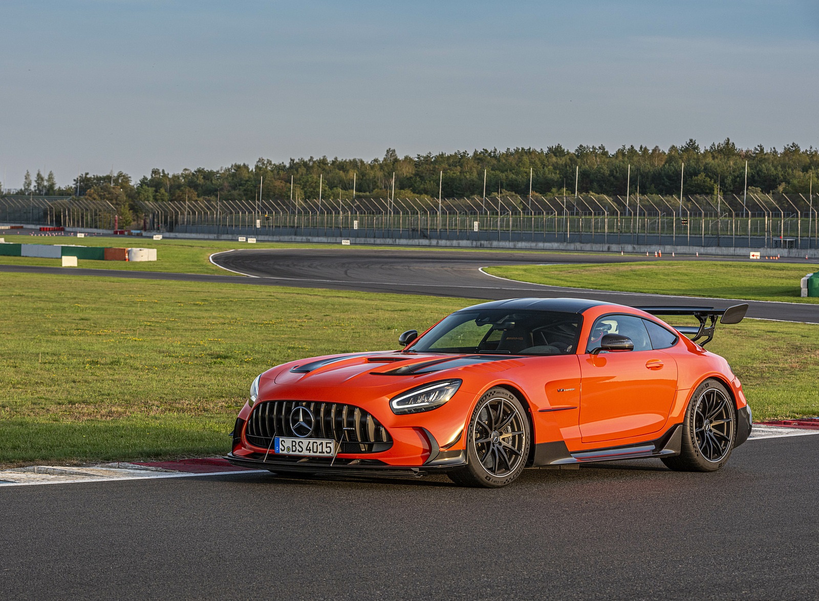 2021 Mercedes-AMG GT Black Series (Color: Magma Beam) Front Three-Quarter Wallpapers #25 of 204