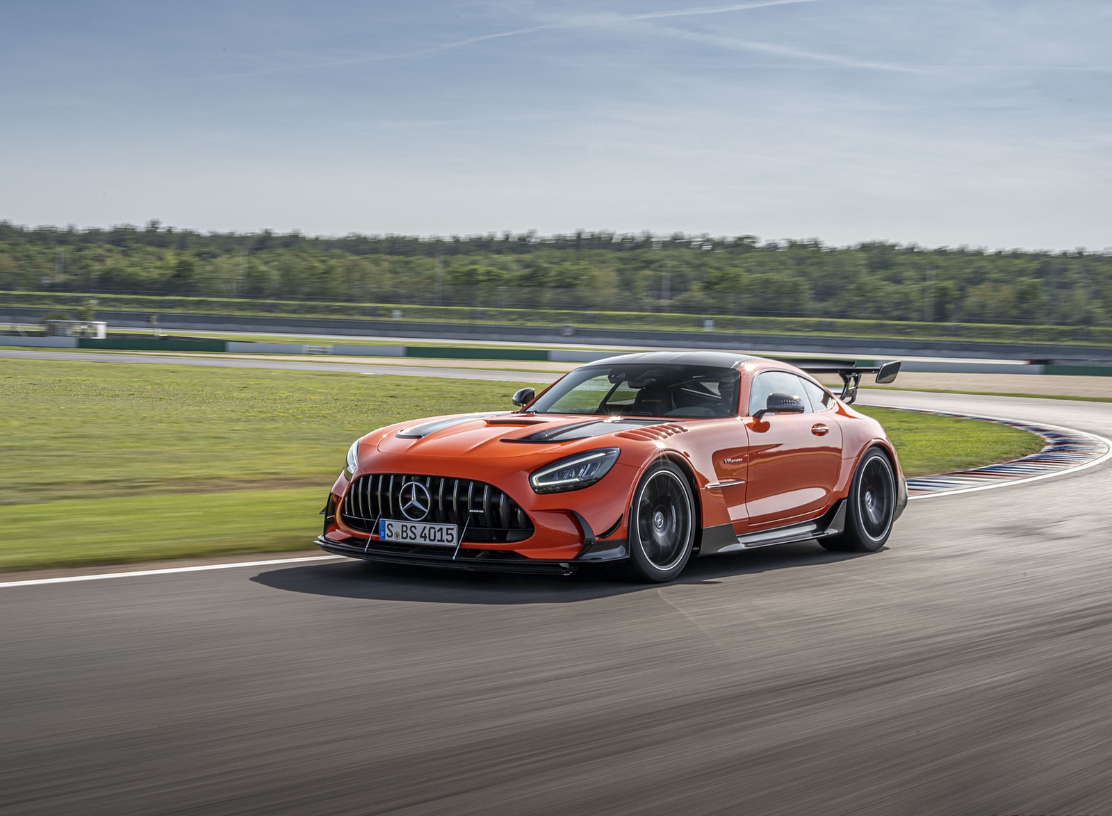 2021 Mercedes-AMG GT Black Series (Color: Magma Beam) Front Three-Quarter Wallpapers (5)