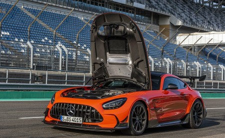 2021 Mercedes-AMG GT Black Series (Color: Magma Beam) Front Three-Quarter Wallpapers 450x275 (59)