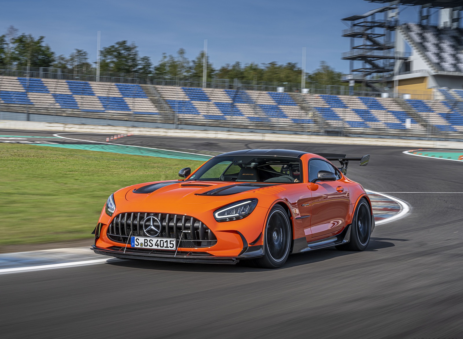 2021 Mercedes-AMG GT Black Series (Color: Magma Beam) Front Three-Quarter Wallpapers #13 of 204