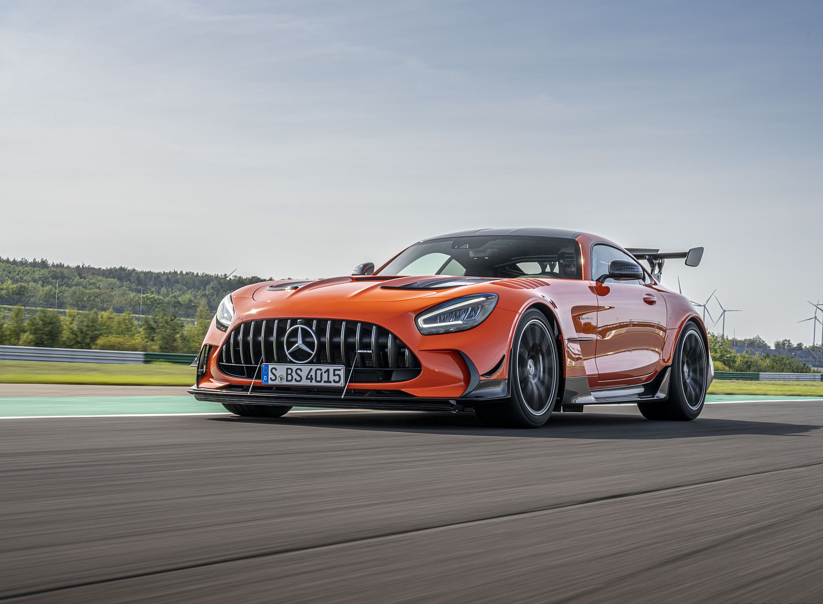 2021 Mercedes-AMG GT Black Series (Color: Magma Beam) Front Three-Quarter Wallpapers (6)