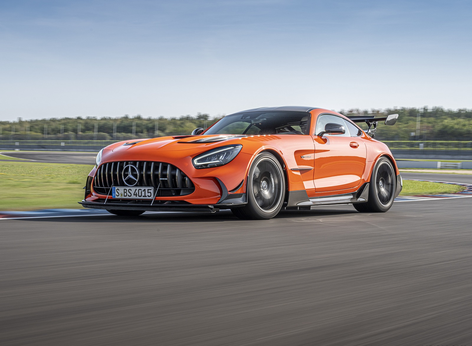 2021 Mercedes-AMG GT Black Series (Color: Magma Beam) Front Three-Quarter Wallpapers (7)