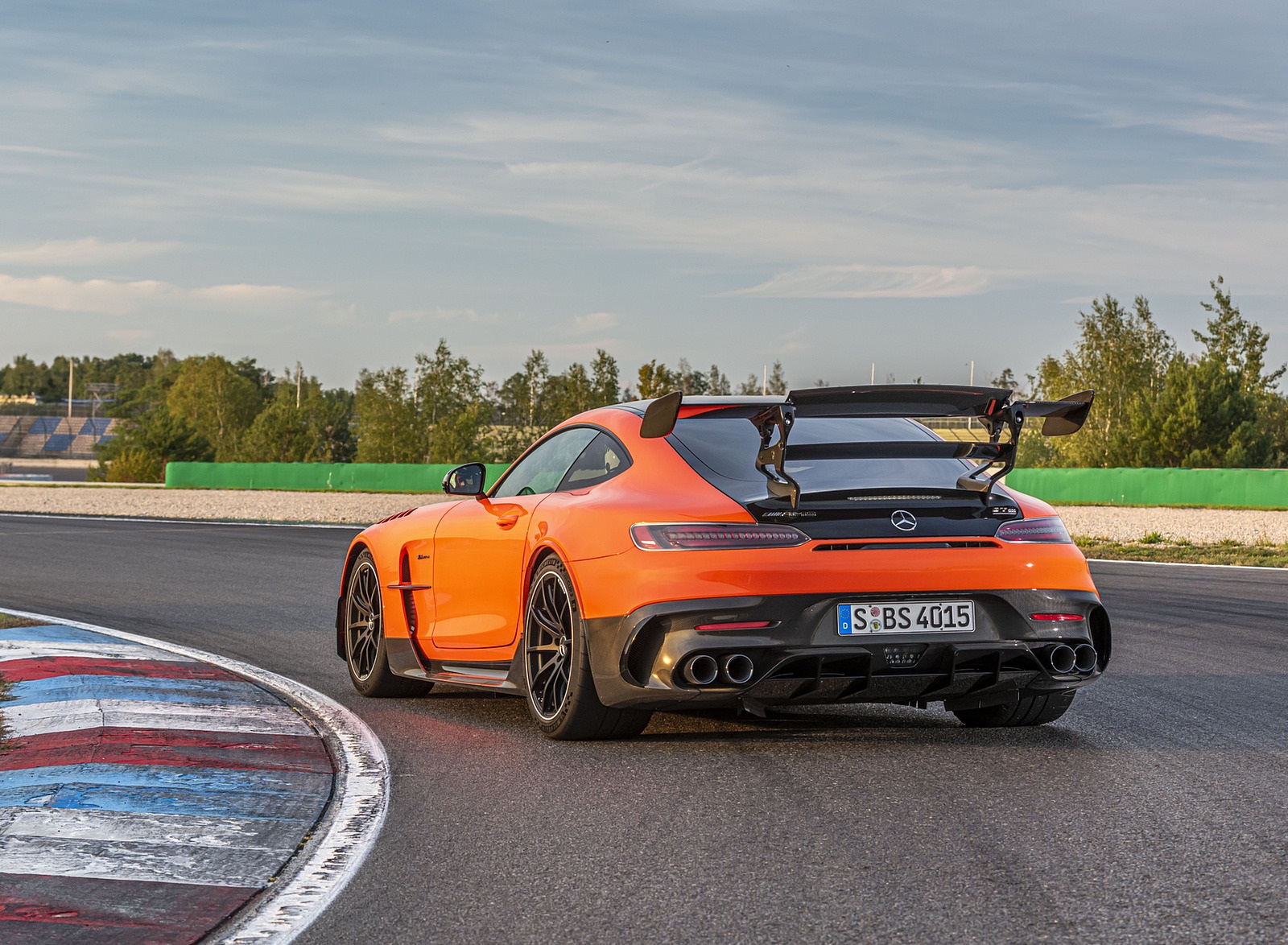 2021 Mercedes-AMG GT Black Series (Color: Magma Beam) Rear Three-Quarter Wallpapers #51 of 204
