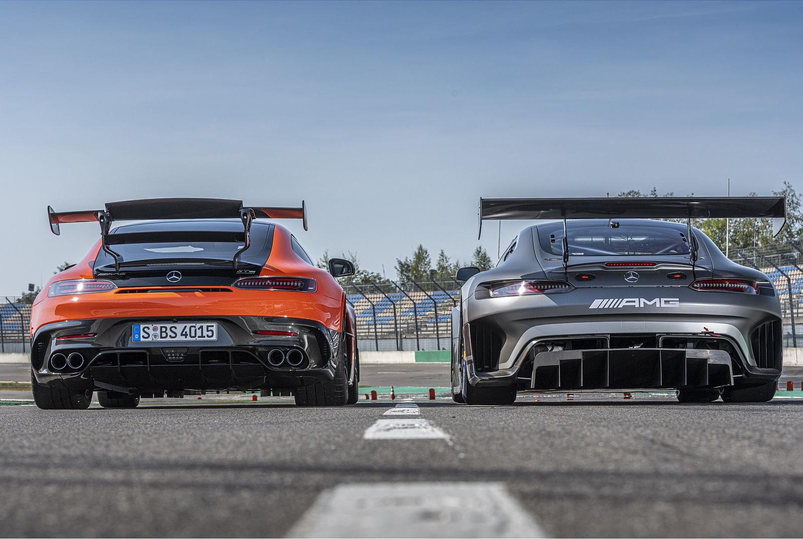2021 Mercedes-AMG GT Black Series (Color: Magma Beam) and AMG GT3 Racing Car Wallpapers #46 of 204