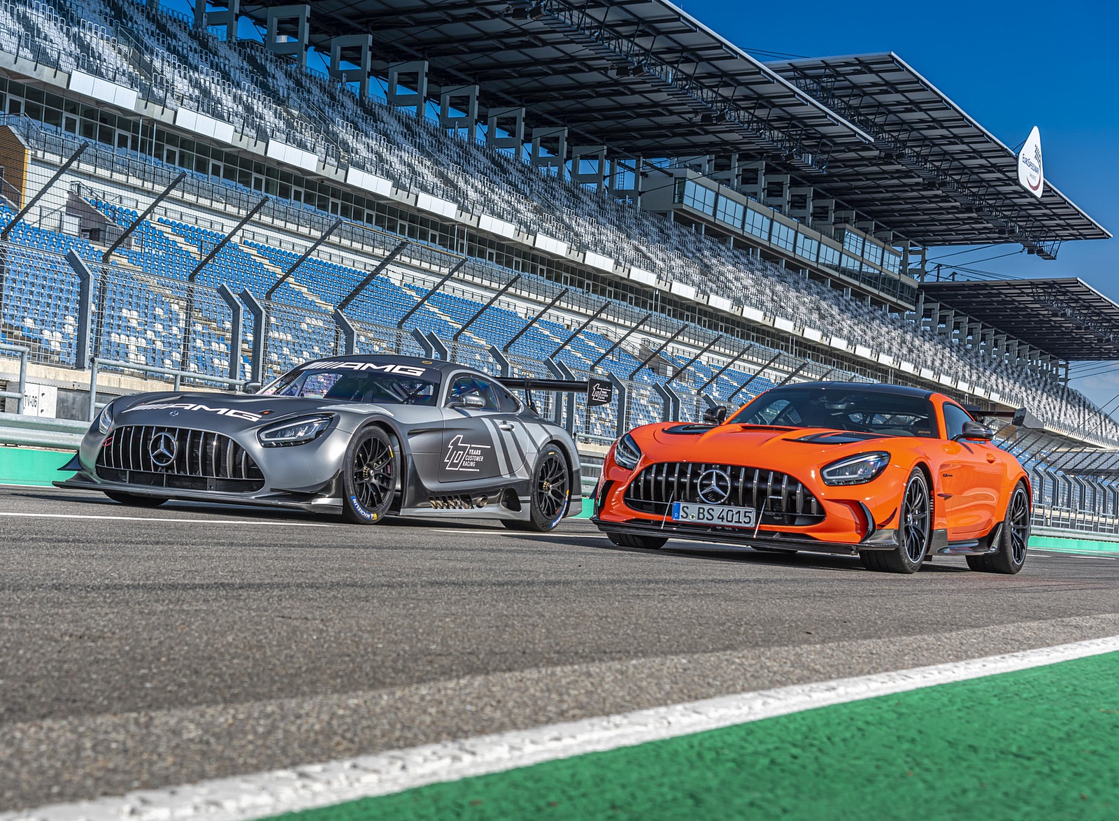 2021 Mercedes-AMG GT Black Series (Color: Magma Beam) and AMG GT3 Racing Car Wallpapers  #37 of 204