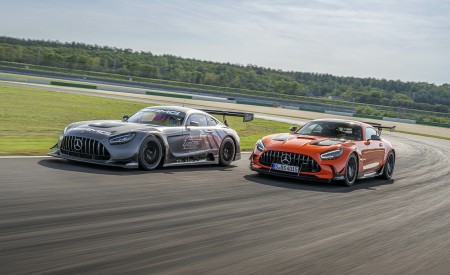 2021 Mercedes-AMG GT Black Series (Color: Magma Beam) and AMG GT3 Racing Car Wallpapers 450x275 (33)