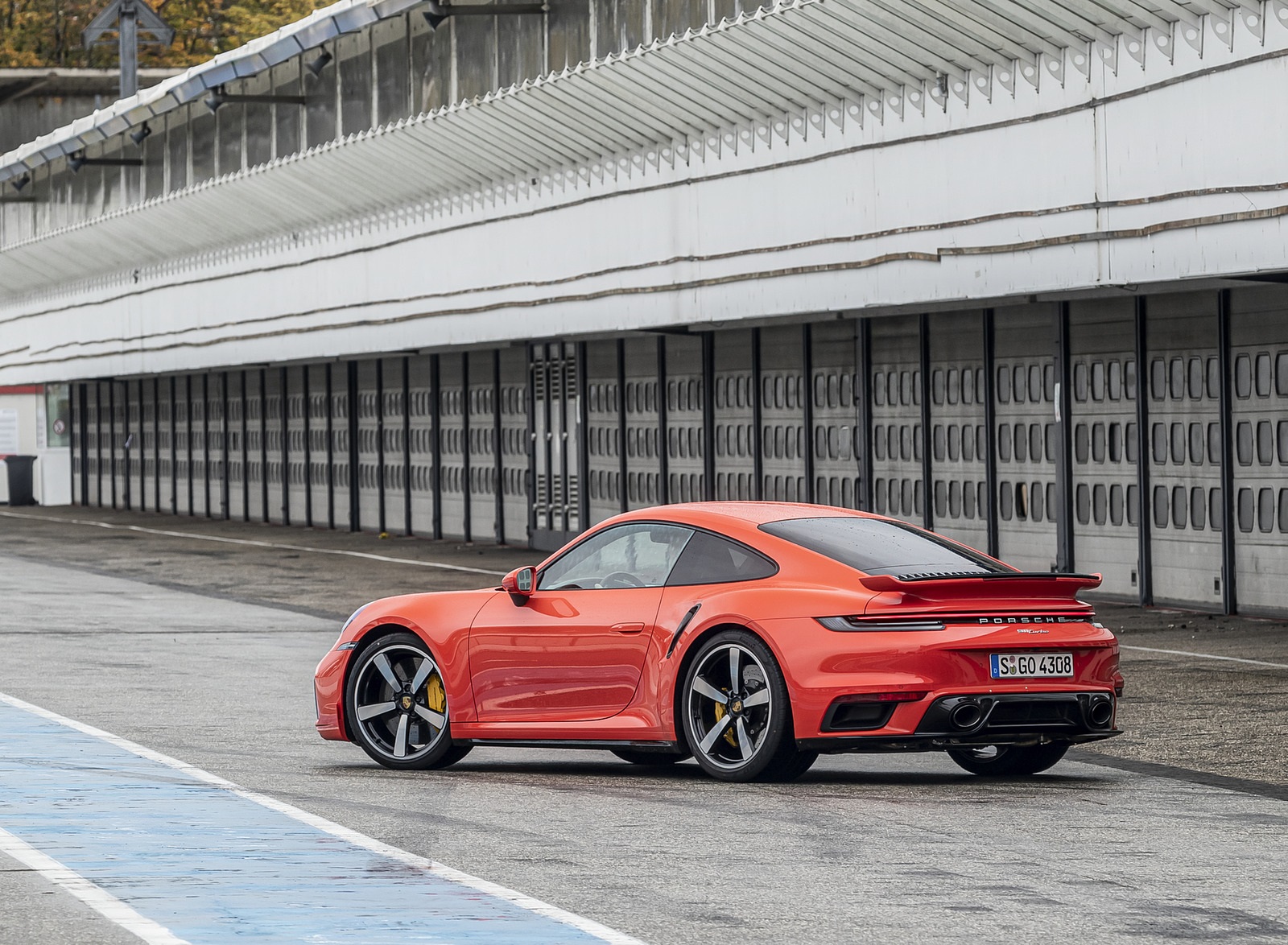2021 Porsche 911 Turbo (Color: Lava Orange) Rear Three-Quarter Wallpapers #92 of 225