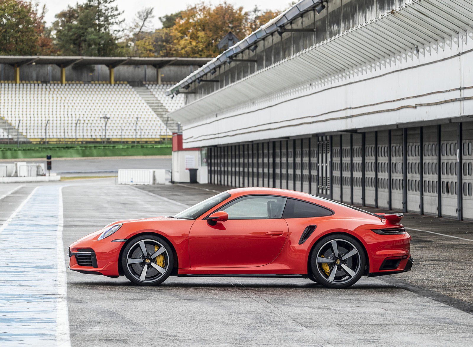 2021 Porsche 911 Turbo (Color: Lava Orange) Side Wallpapers  #97 of 225