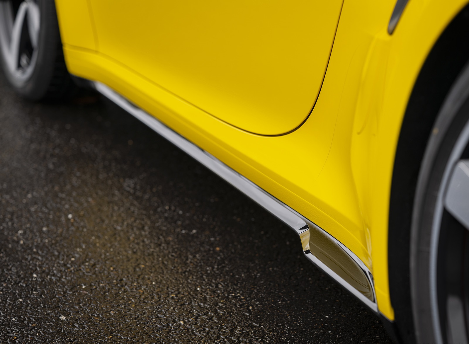 2021 Porsche 911 Turbo (Color: Racing Yellow) Detail Wallpapers #32 of 225
