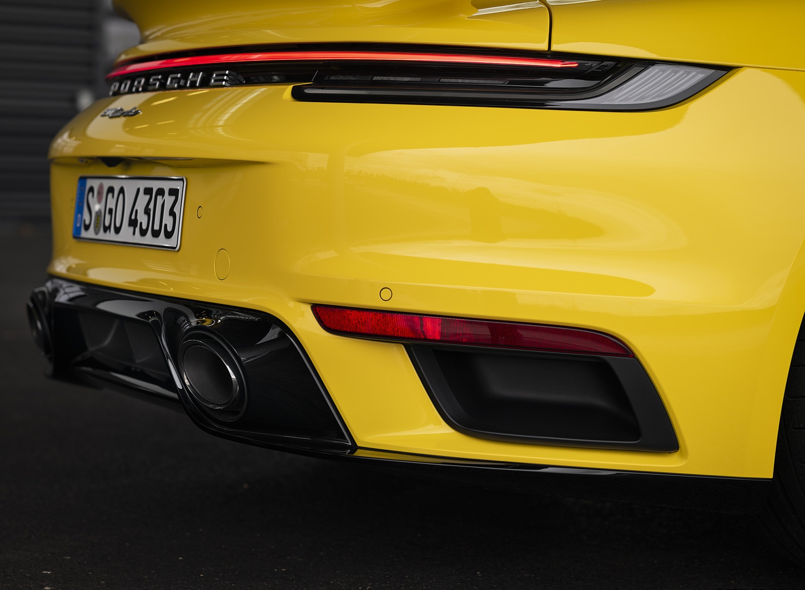 2021 Porsche 911 Turbo (Color: Racing Yellow) Detail Wallpapers  #31 of 225
