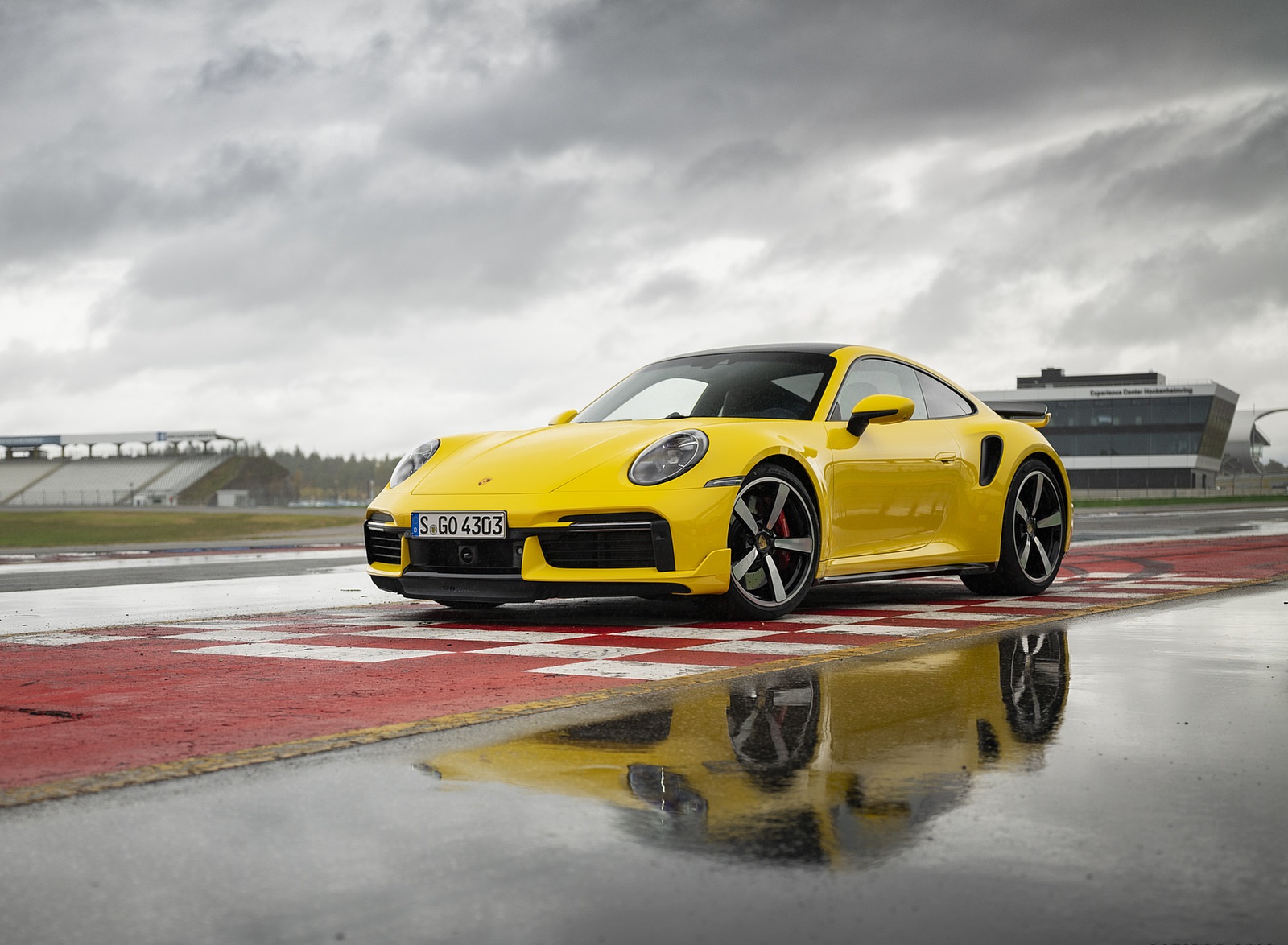 Порше 911 турбо s 2021