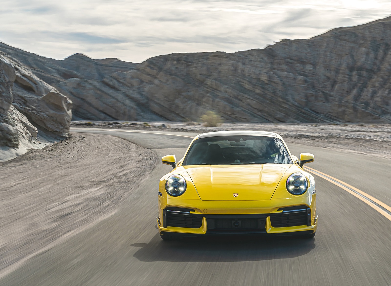 2021 Porsche 911 Turbo (Color: Racing Yellow; US-Spec) Front Wallpapers #137 of 225