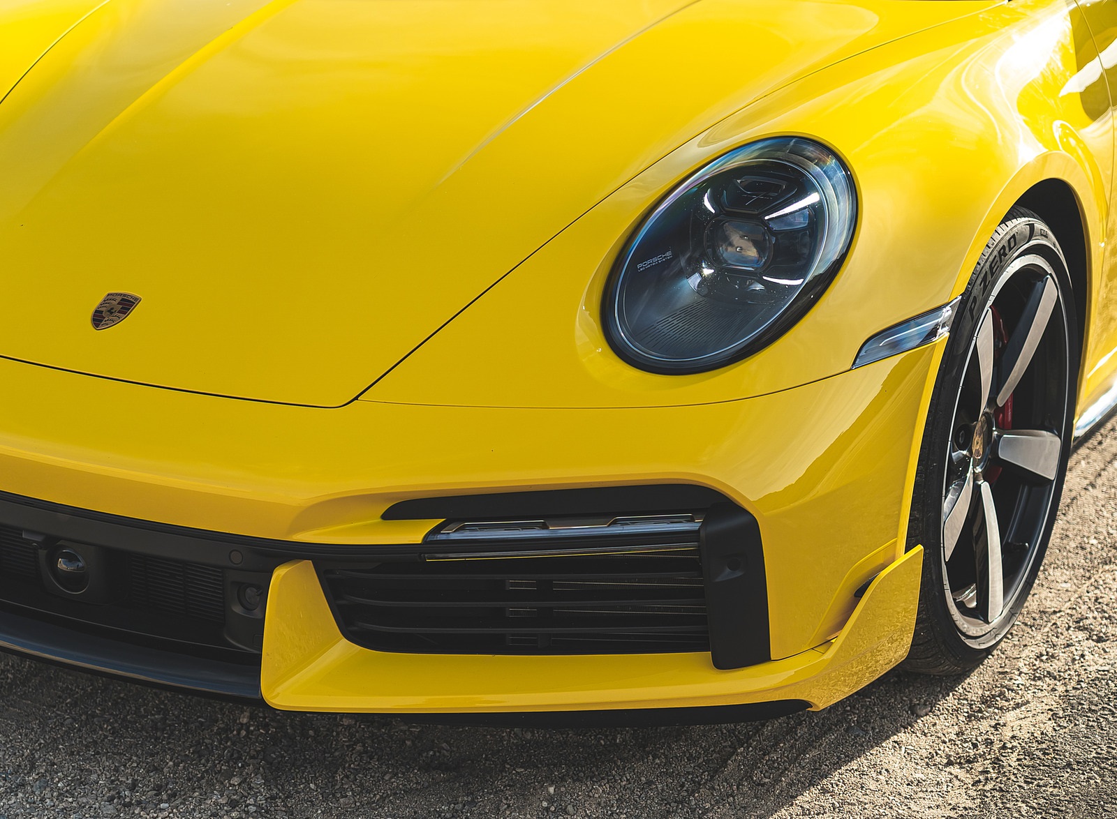 2021 Porsche 911 Turbo (Color: Racing Yellow; US-Spec) Headlight Wallpapers #162 of 225