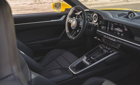 2021 Porsche 911 Turbo (Color: Racing Yellow; US-Spec) Interior Wallpapers 450x275 (199)