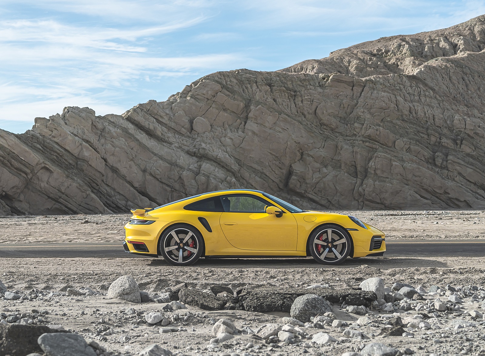 2021 Porsche 911 Turbo (Color: Racing Yellow; US-Spec) Side Wallpapers #155 of 225