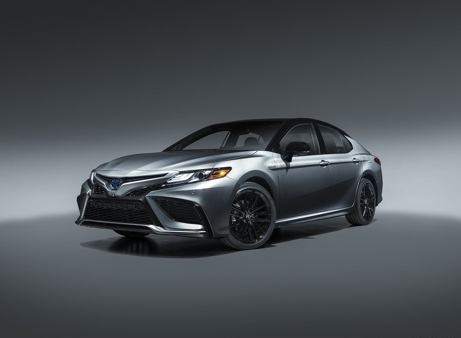 2021 Toyota Camry XSE Hybrid Front Three-Quarter Wallpapers #1 of 12