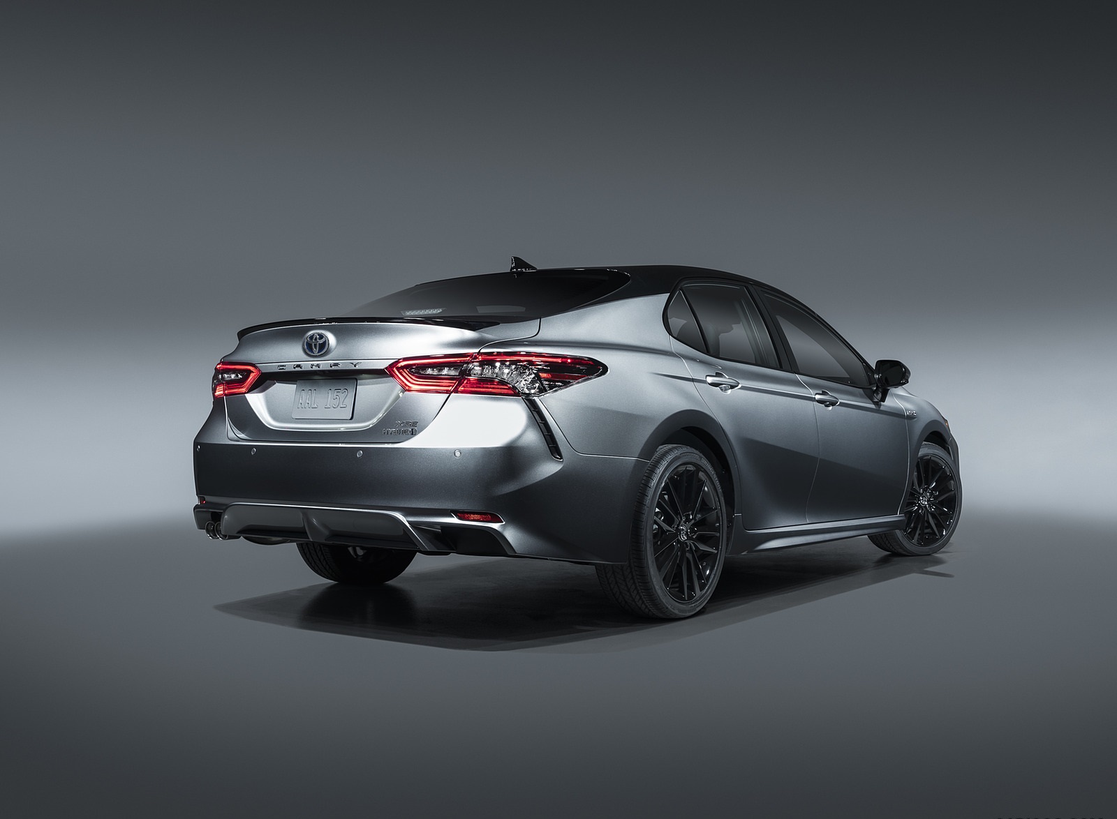 2021 Toyota Camry XSE Hybrid Rear Three-Quarter Wallpapers #3 of 12