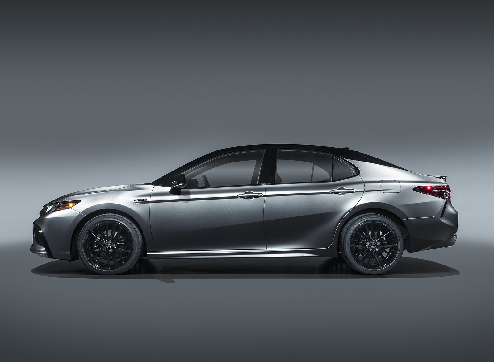 2021 Toyota Camry XSE Hybrid Side Wallpapers (5)