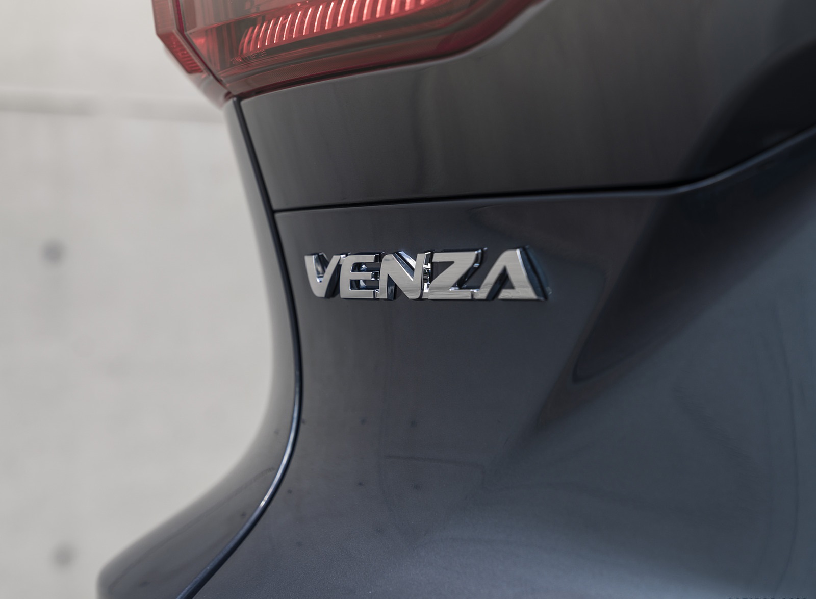 2021 Toyota Venza Hybrid Limited Badge Wallpapers #25 of 44