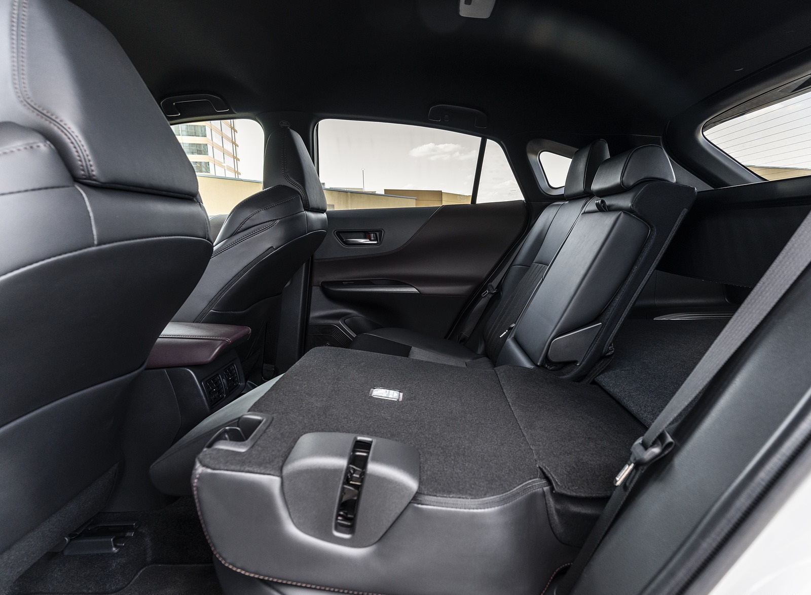 2021 Toyota Venza Hybrid XLE Interior Rear Seats Wallpapers #33 of 35