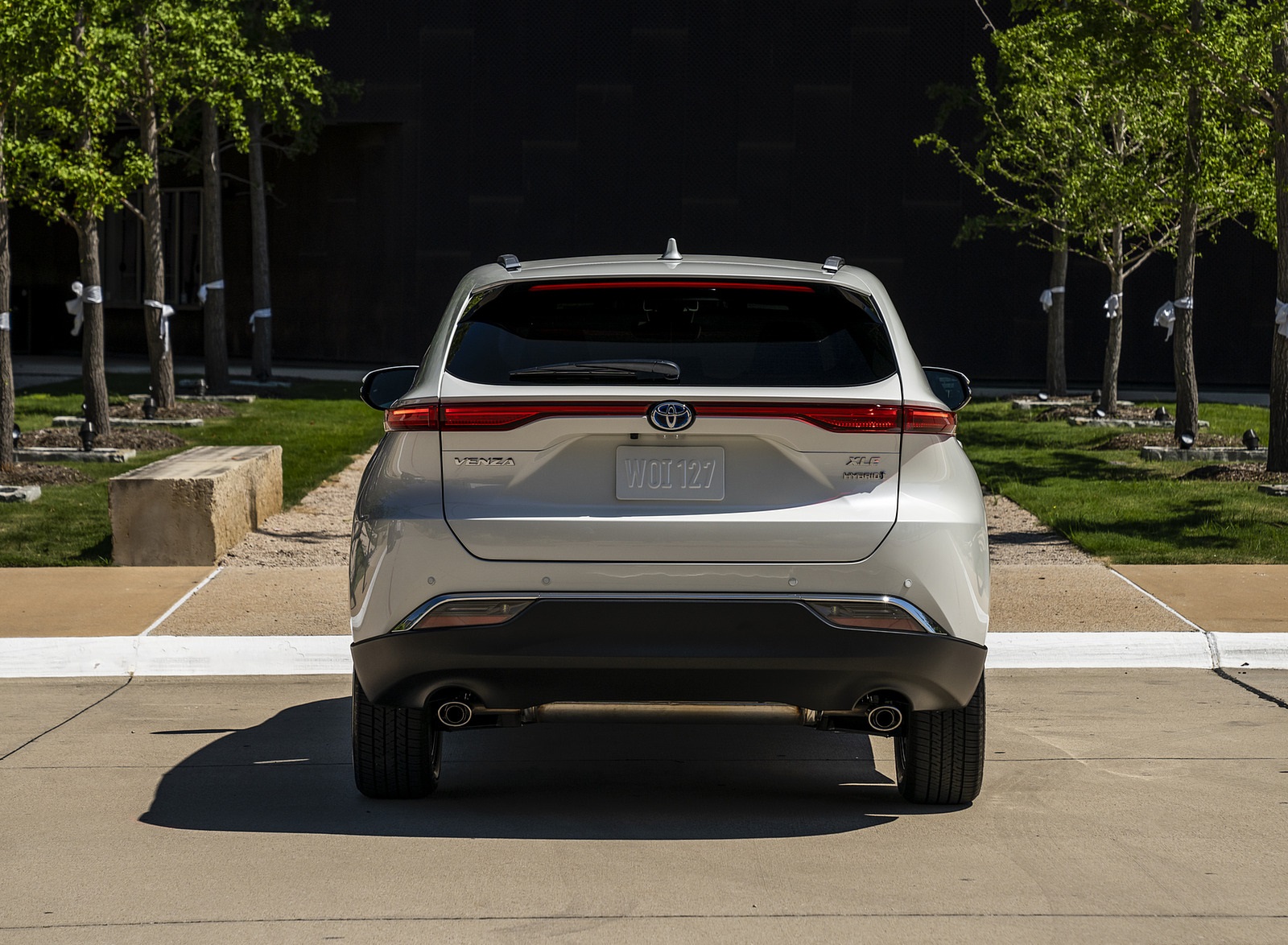 2021 Toyota Venza Hybrid XLE Rear Wallpapers (8)