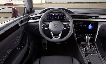 2021 Volkswagen Arteon Shooting Brake eHYBRID R-Line Interior Wallpapers 450x275 (13)