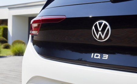 2021 Volkswagen ID.3 1st Edition Badge Wallpapers 450x275 (119)