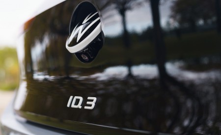 2021 Volkswagen ID.3 1st Edition (UK-Spec) Badge Wallpapers  450x275 (64)
