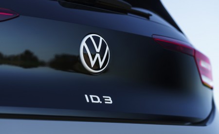 2021 Volkswagen ID.3 1st Edition (UK-Spec) Badge Wallpapers 450x275 (65)