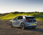 2021 Volkswagen ID.3 1st Edition (UK-Spec) Rear Three-Quarter Wallpapers 150x120 (40)