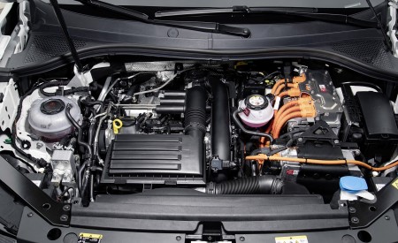 2021 Volkswagen Tiguan Plug-In Hybrid Engine Wallpapers 450x275 (13)