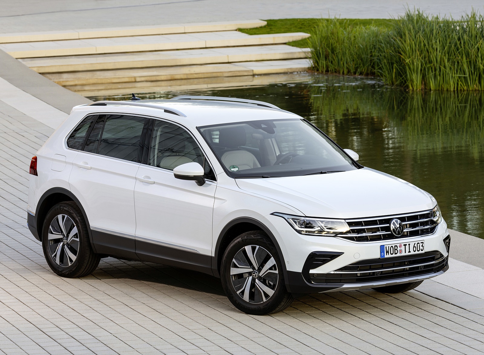 2021 Volkswagen Tiguan Plug-In Hybrid Front Three-Quarter Wallpapers (7)